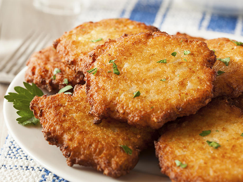 Latke Demonstration with Hannah Sattler