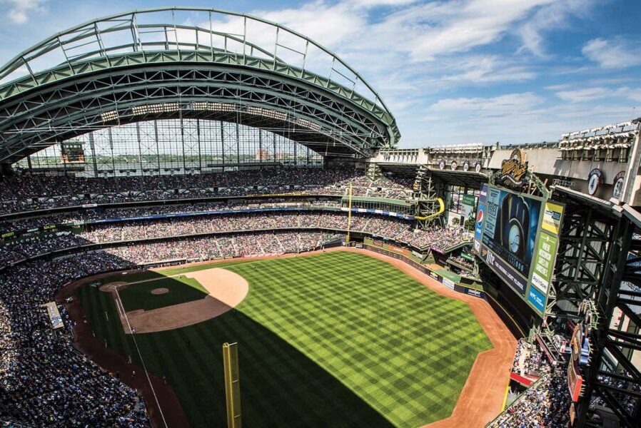 Chicago Cubs vs. Milwaukee Brewers - Kosher Tailgate & Baseball Game